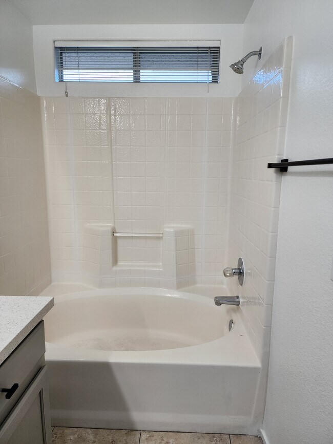 Building Photo - 929 Dusty Creek St