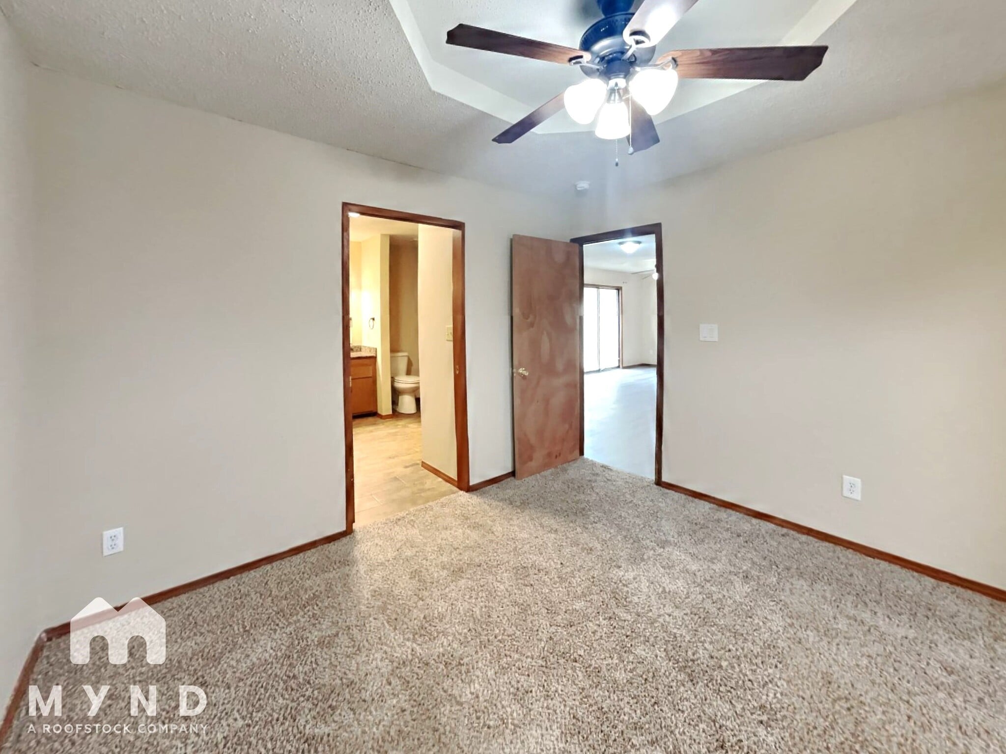 Building Photo - 2527 W Buena Vista St