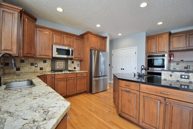 Building Photo - 5167 Elm Leaf Trail