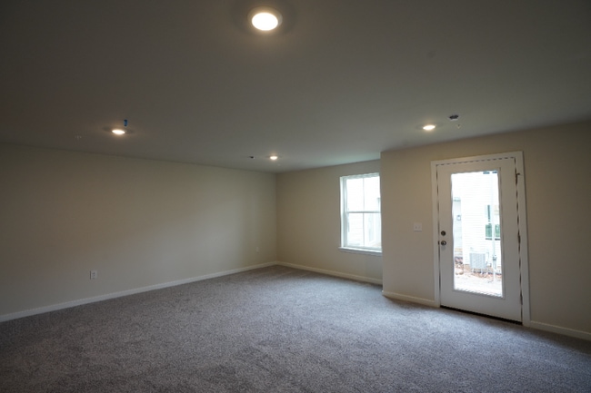 Building Photo - 259 Talucci Dr