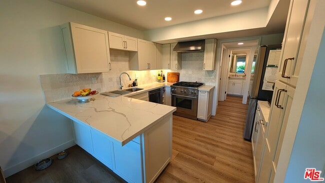 Building Photo - 2129 Vista Laredo