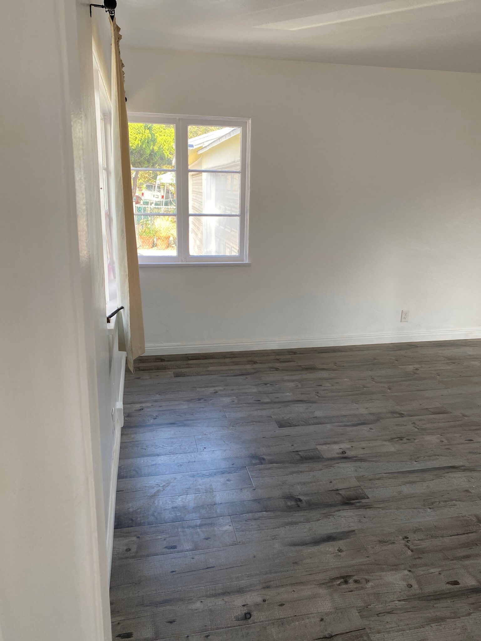 Living room - 4506 Ellenwood Dr