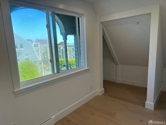 Building Photo - 2309 Divisadero St