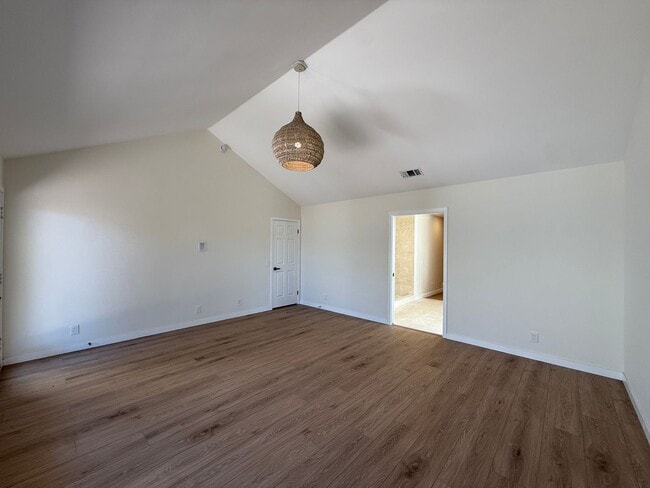 Building Photo - Beautifully Updated Single Story Custom Ho...