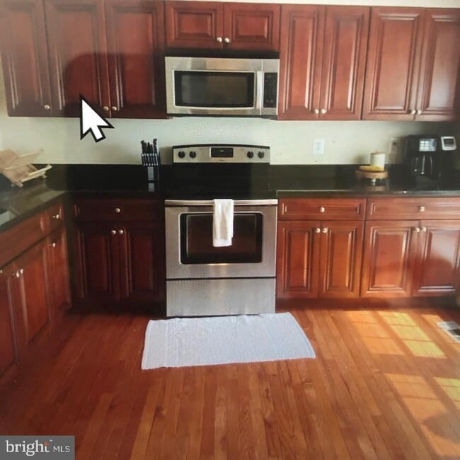 Building Photo - 9881 High Water Ct