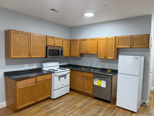 Building Photo - 1007 N 25th St