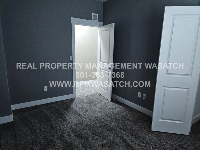 Building Photo - MOVE IN SPECIAL 1/2 off 1st months rent 3 Bedroom 2.5 Bath plus Bonus Room Town Home in Daybreak