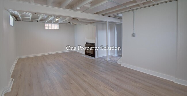 Building Photo - 230 Taft Pl