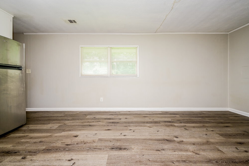Building Photo - 494 Clara Dr