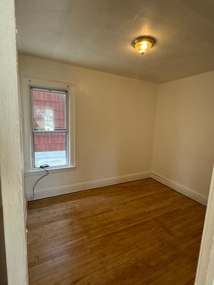 Building Photo - 1712 E Park Pl