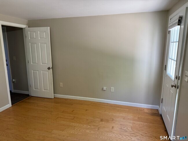 Building Photo - 308 Noank Ledyard Rd