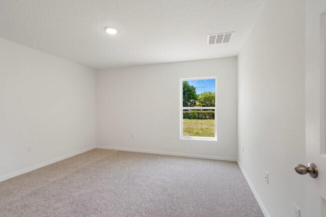Building Photo - 442 SW Carmelite St
