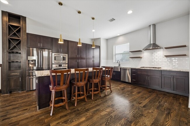 Building Photo - 1613 Crockett St