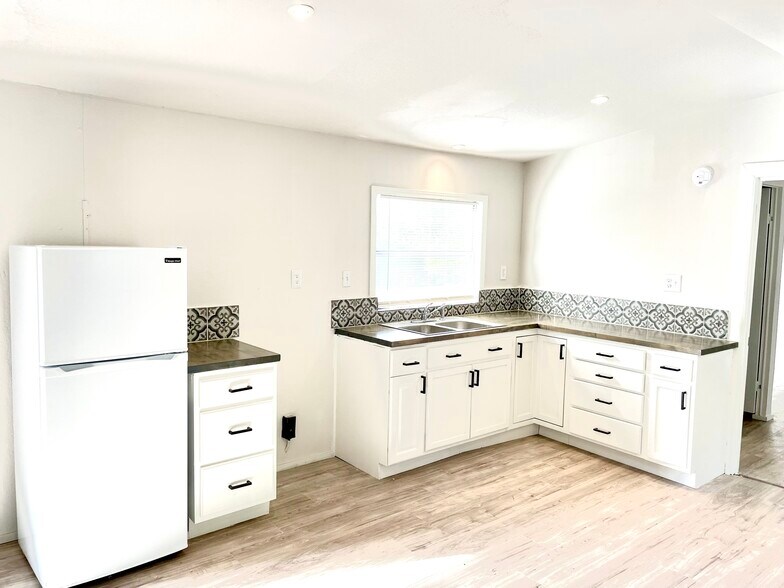 Building Photo - 1009 Pine Eagle Ln