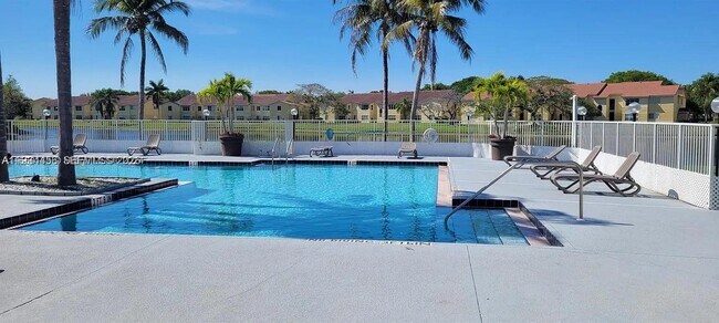 Building Photo - 457 Vista Isles Dr