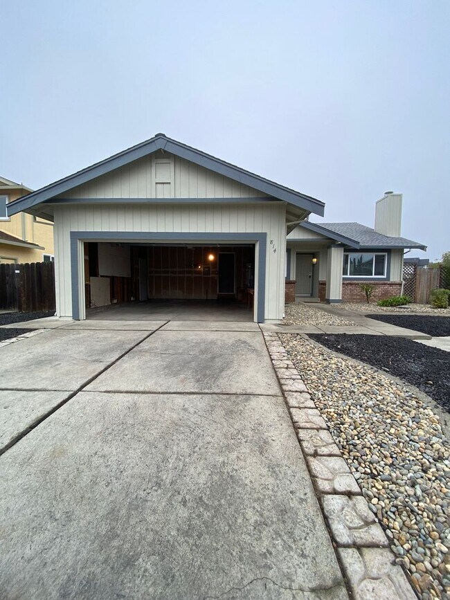 Building Photo - Fully Remodeled Single Story Spacious 3bed/2 bath home on corner lot in Suisun City!!!!