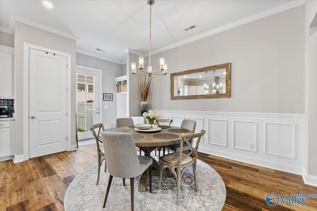 Building Photo - 38 Pine St