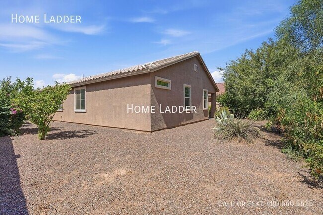 Building Photo - 3234 E Dogwood Pl