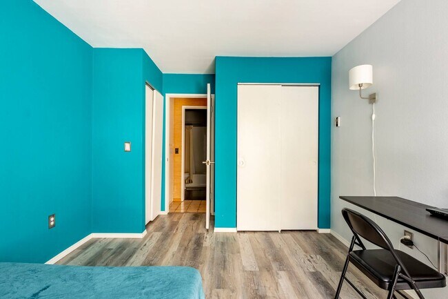 Building Photo - 6780 Friars Rd