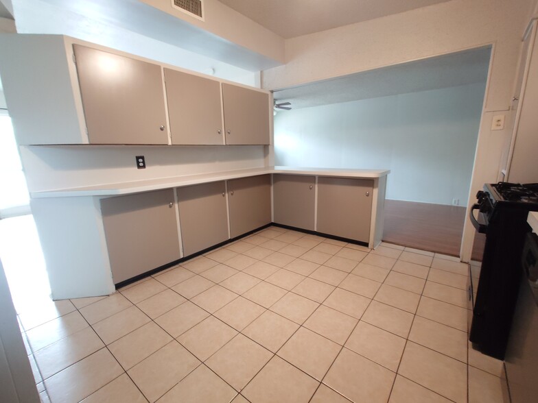 Building Photo - 203 Haverford Dr