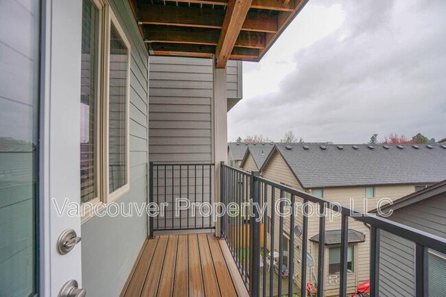 Building Photo - 13010 NE 24th Cir