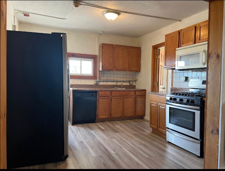 Building Photo - 60 Rathbun St