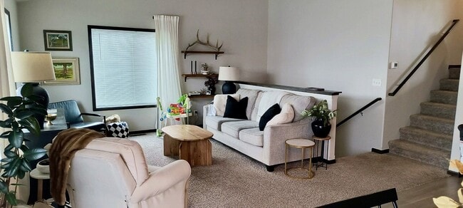 Building Photo - 3 Bed 3 Bath Twin Home