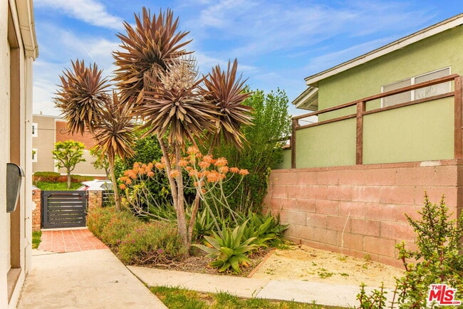 Building Photo - 4332 Alla Rd