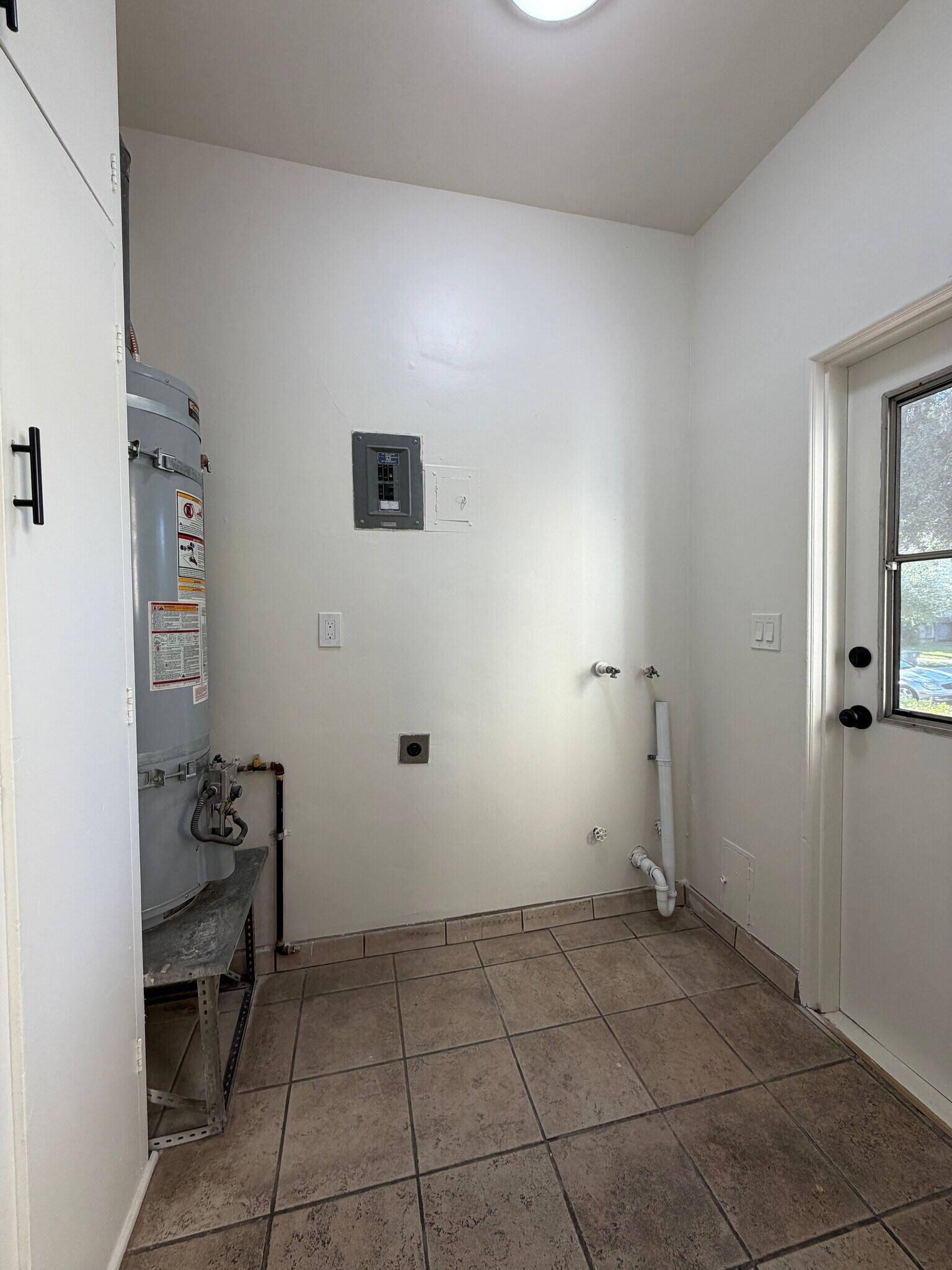 Building Photo - 1156 E Orange Grove Blvd