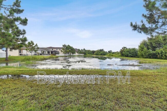 Building Photo - 10530 Medford Lakes Dr