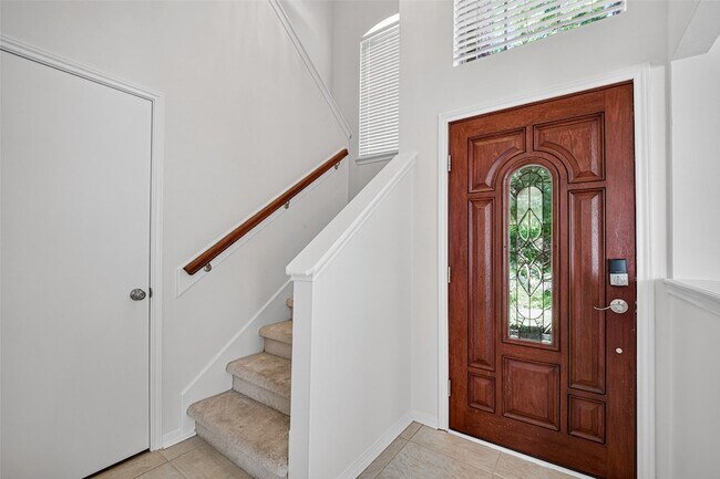 Building Photo - 1806 Oak Ridge Dr