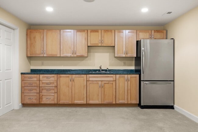 Building Photo - 25 Saddle Club Rd