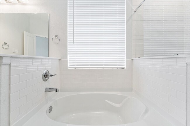 Building Photo - 208 Cambria Green Ln