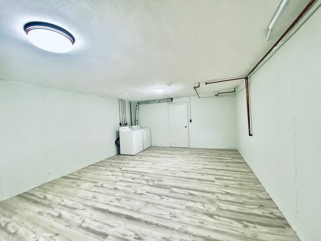 Building Photo - 138 Emerson Gardens Rd