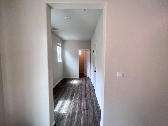 Building Photo - STUNNING 4BD/2.5BA TOWNHOUSE IN WALNUT CREEK!!!