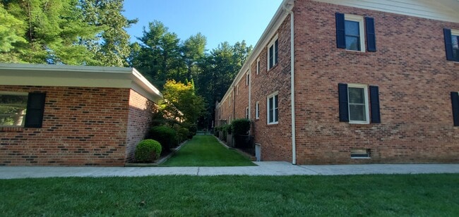 Building Photo - 102 Boyd Dr
