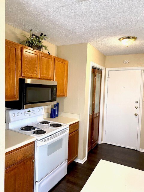 Building Photo - ARLINGTON COZY HOME 3/2/2