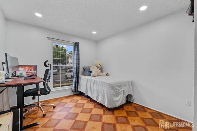 Building Photo - 251 Kempsey Dr