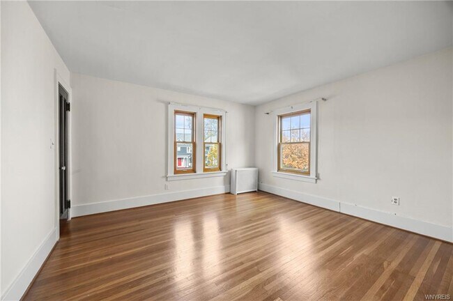 Building Photo - 179 Admiral Rd