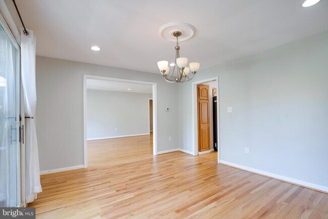 Building Photo - 1208 Forestwood Dr