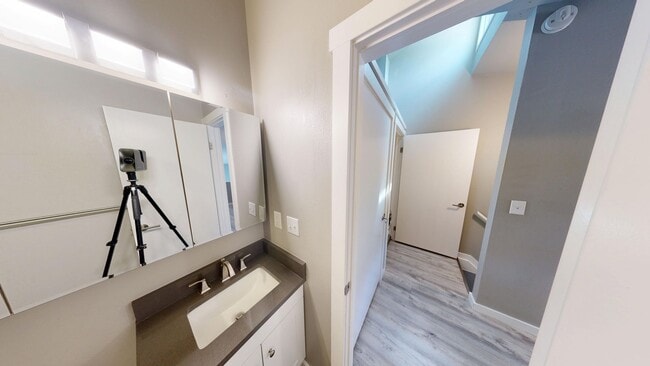 Building Photo - 3460 Madison Ave