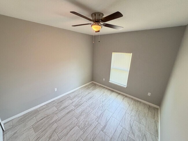 Building Photo - Adorable 3 Bedroom / 2 Bathroom Home in Palm Bay!!