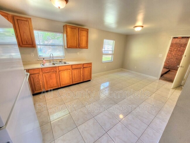 Building Photo - 10881 Key Coral Dr