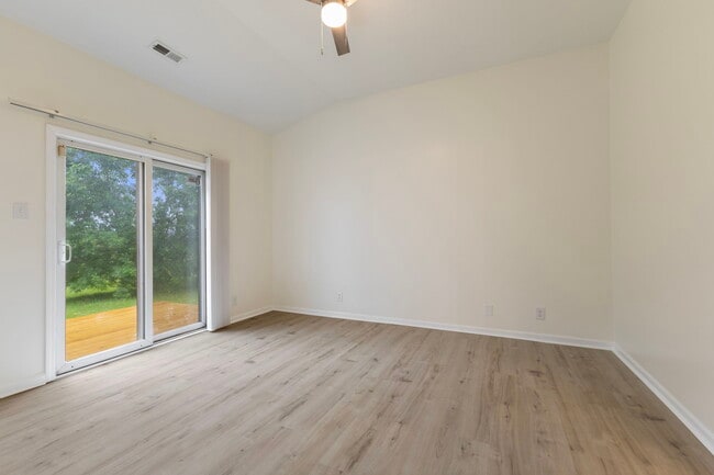 Building Photo - 3415 Waterloo Dr