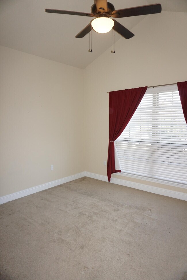Building Photo - 307 Windmill Way