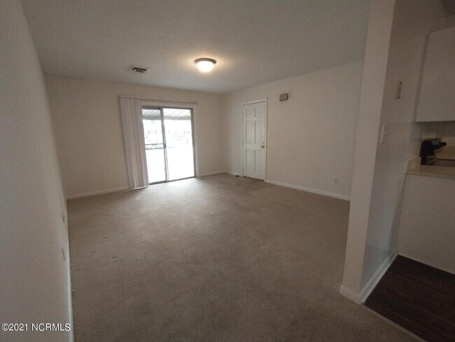 Building Photo - 2405 Griffin Ave