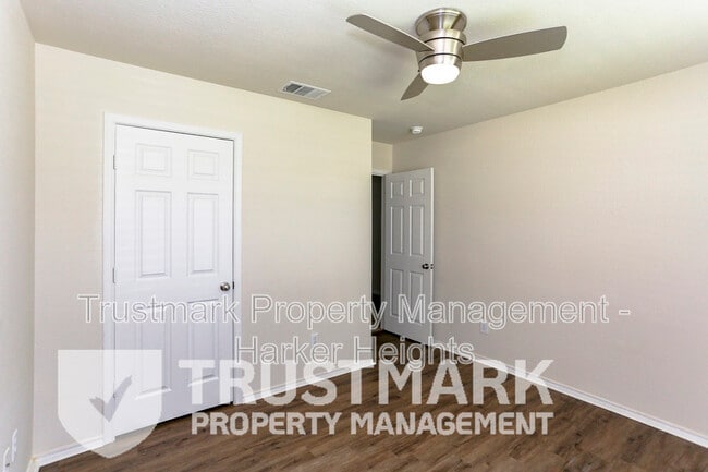 Building Photo - 1321 Cozy Creek Dr