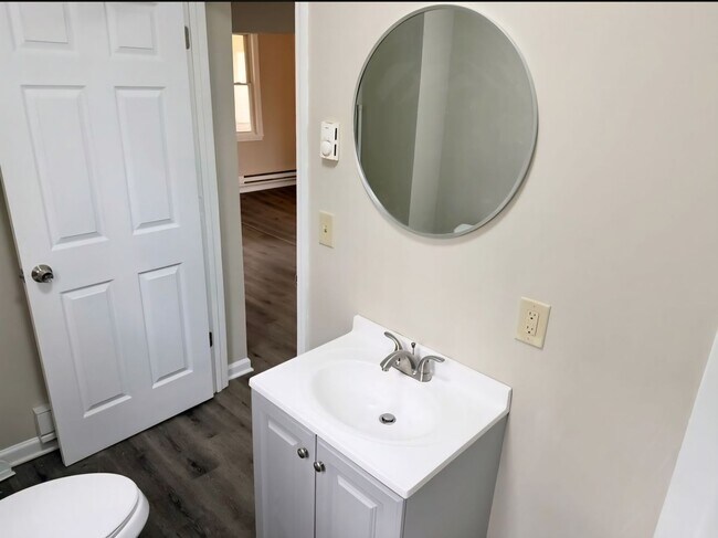 Building Photo - 3-7 Maple Street - Unit 7