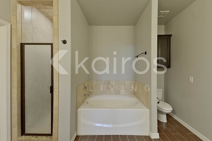 Building Photo - 7110 Mosley St