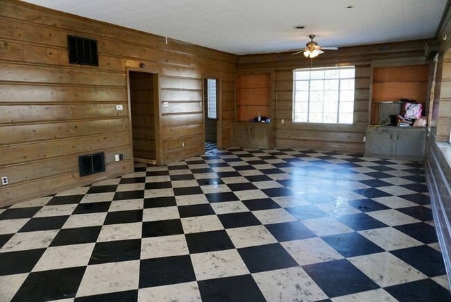 Building Photo - 253 N Jackson St